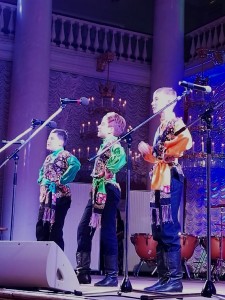 Лауреат всероссийских и международных конкурсов фольклорный ансамбль «САМОЦВЕТЫ»