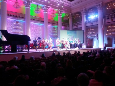 Лауреат всероссийских и международных конкурсов фольклорный ансамбль «САМОЦВЕТЫ»